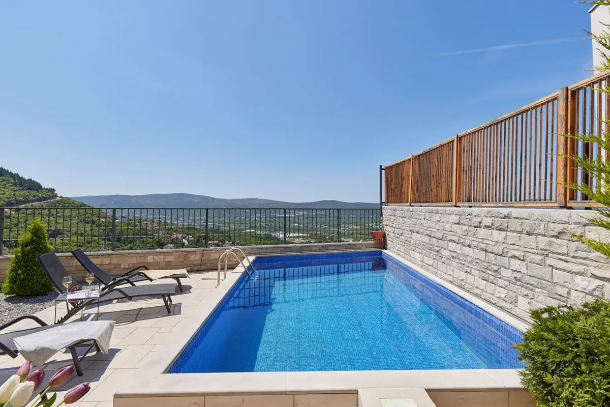 Three-room villa with pool and sea view, Kavač, Kotor — property view 4