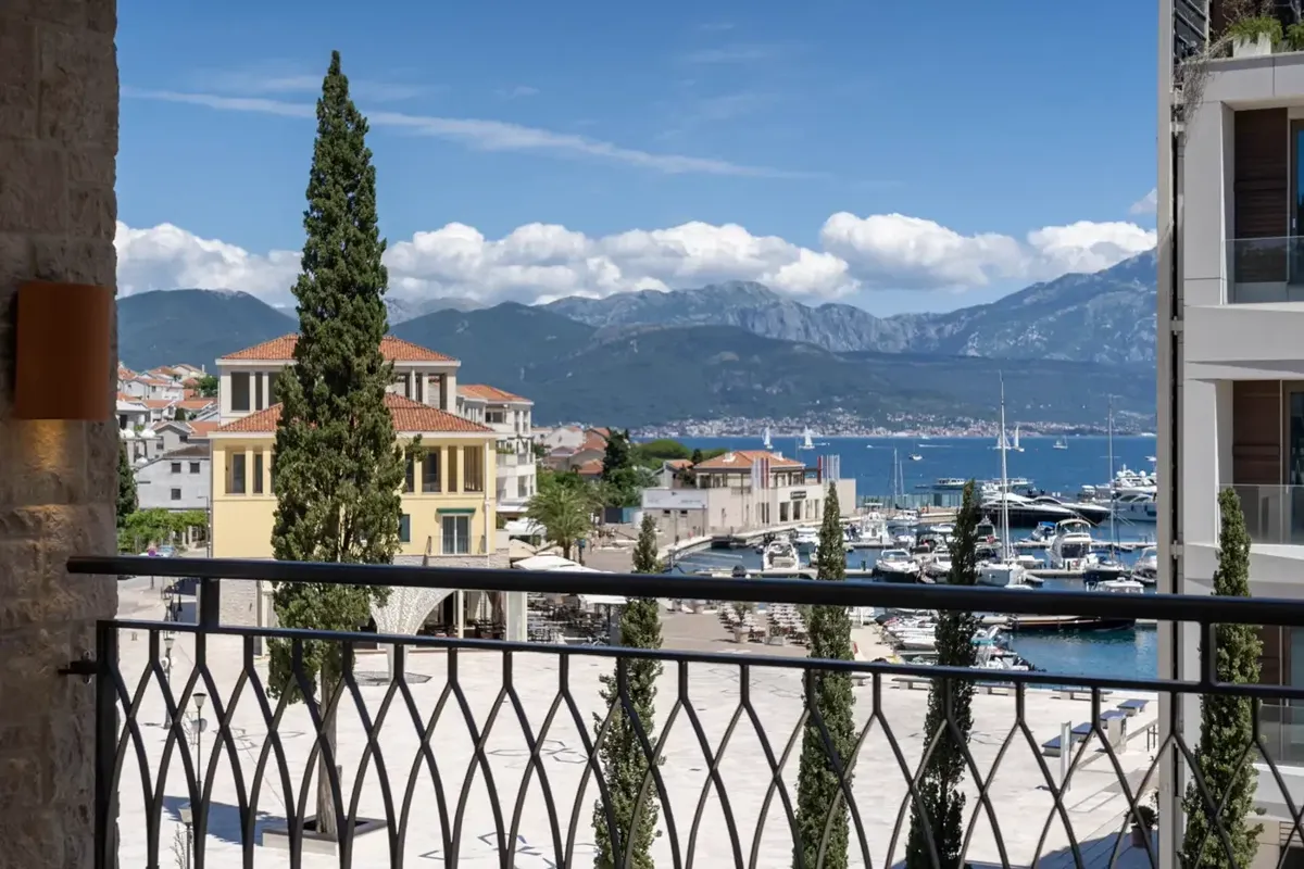 Furnished one-bedroom apartment with sea view, Portonovi, Herceg Novi — property view 3