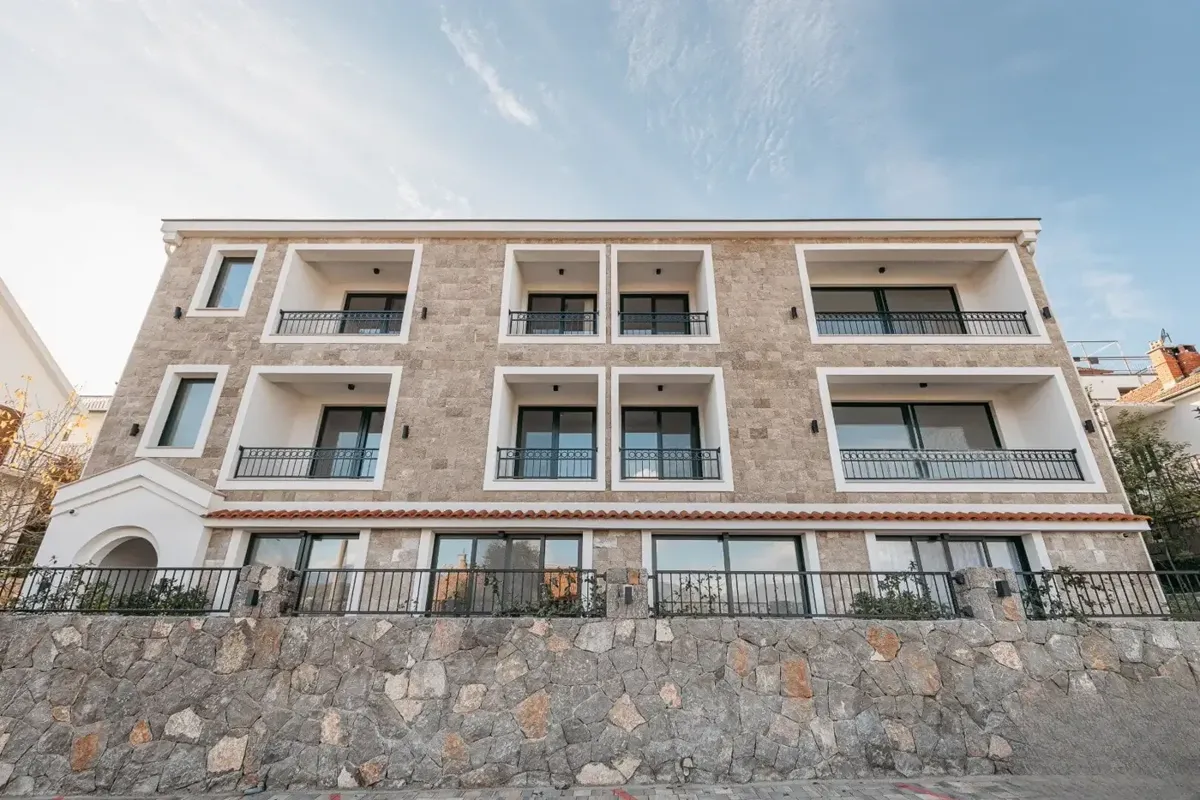 Furnished one-bedroom apartment near the Centrale zone, Radovići, Tivat — property view 1