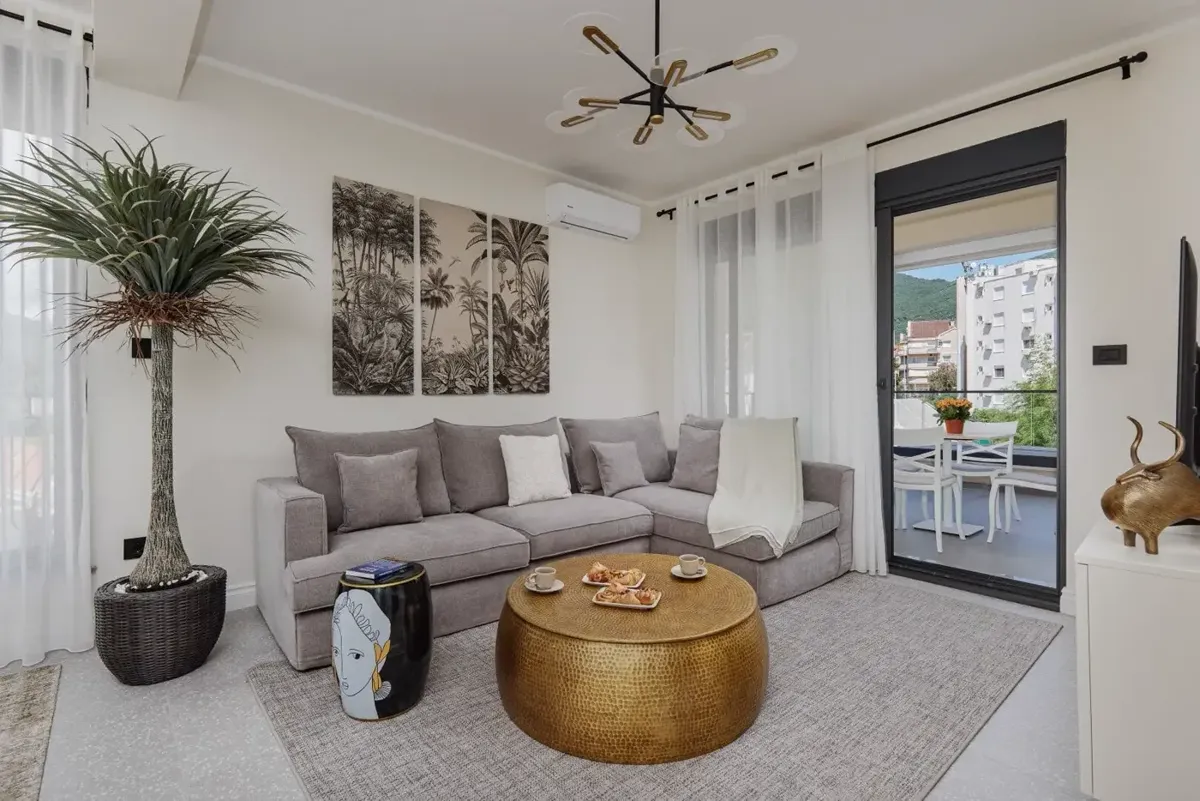 Furnished three-bedroom apartment in a modern building near the sea, Donja Lastva, Tivat — property view 3