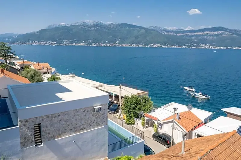 Newly built villa with pool and sea view, Krašići, Tivat — property view 1