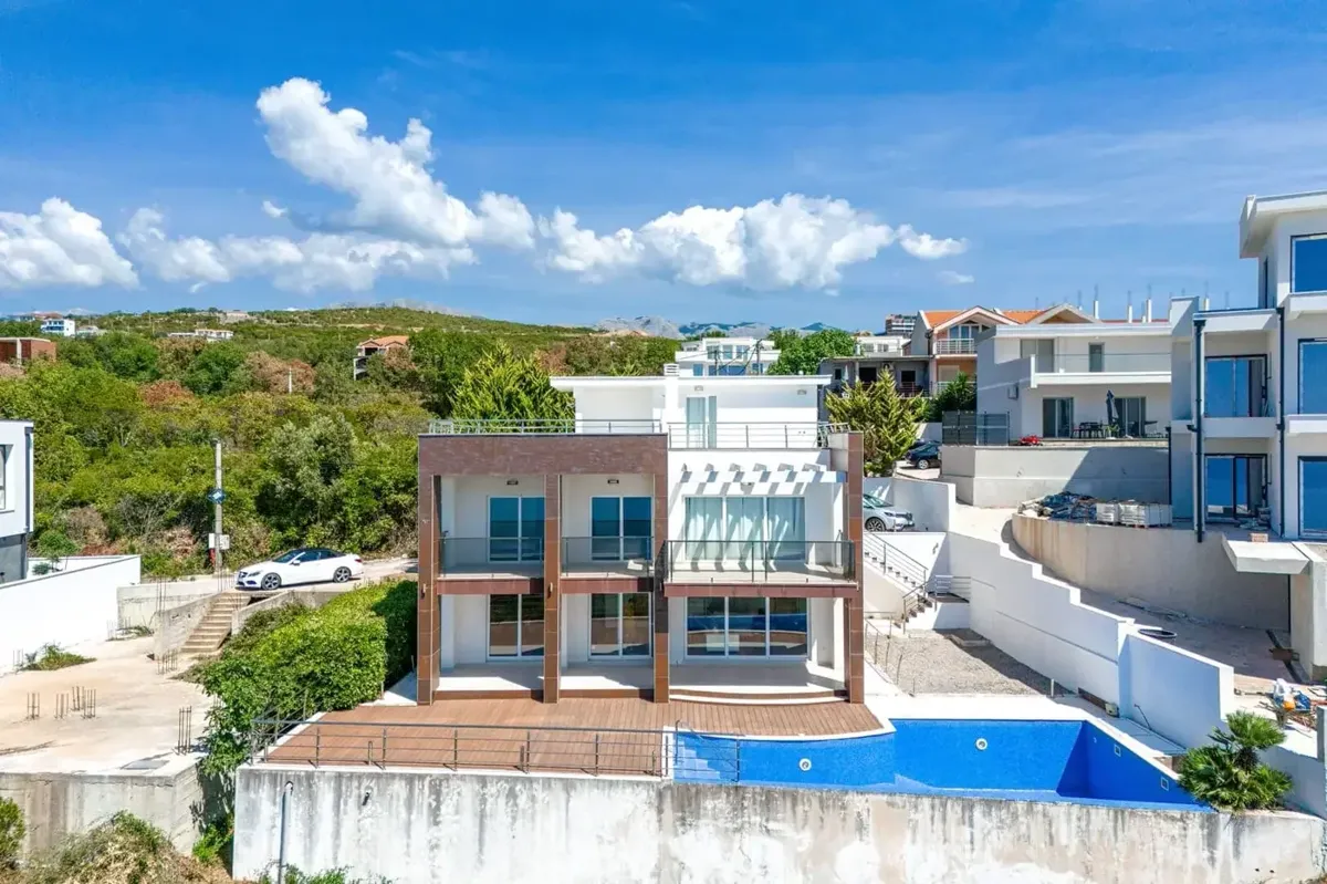 Villa with pool and open sea view — property view 2