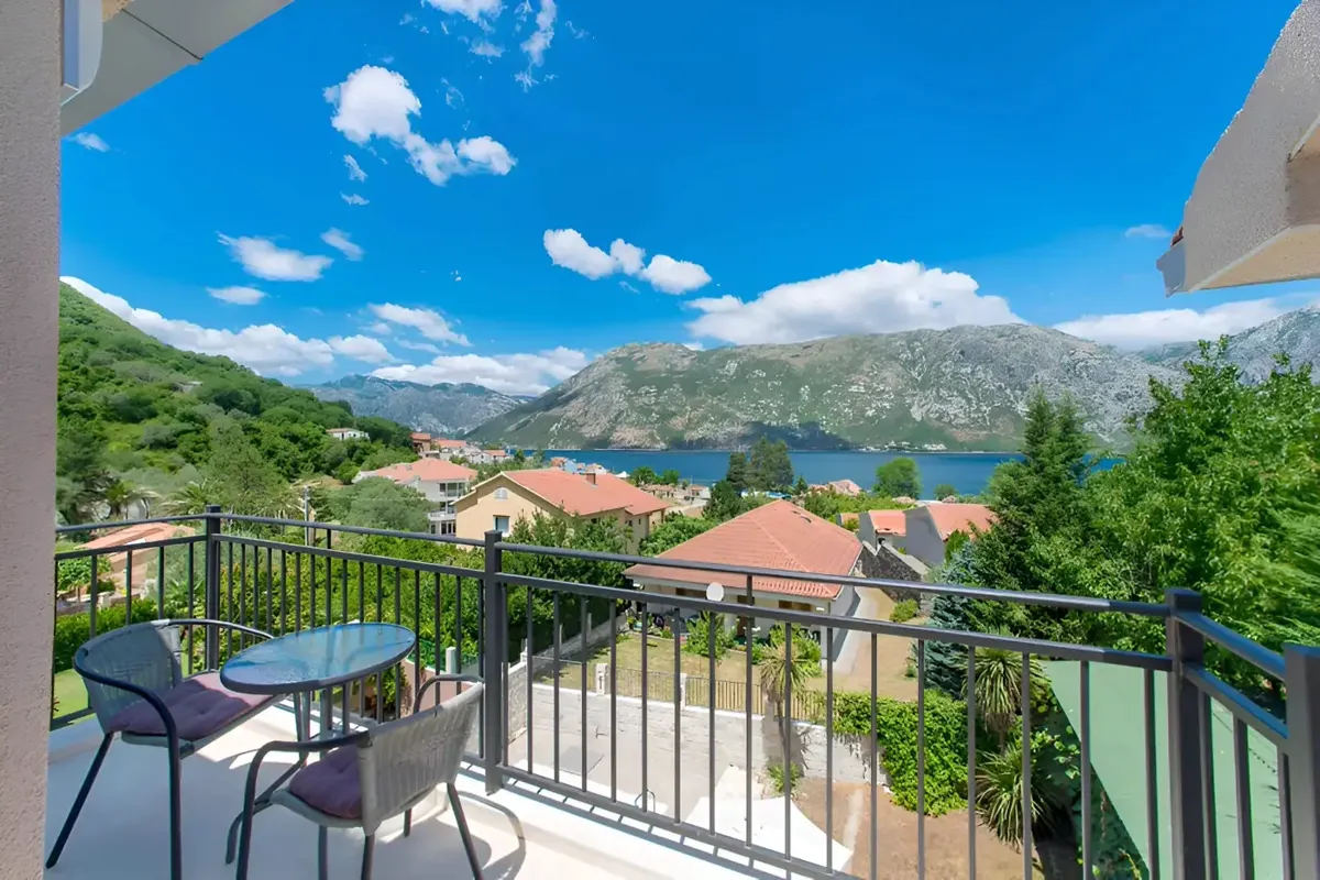 New villa with pool and open sea view, Stoliv — property view 3