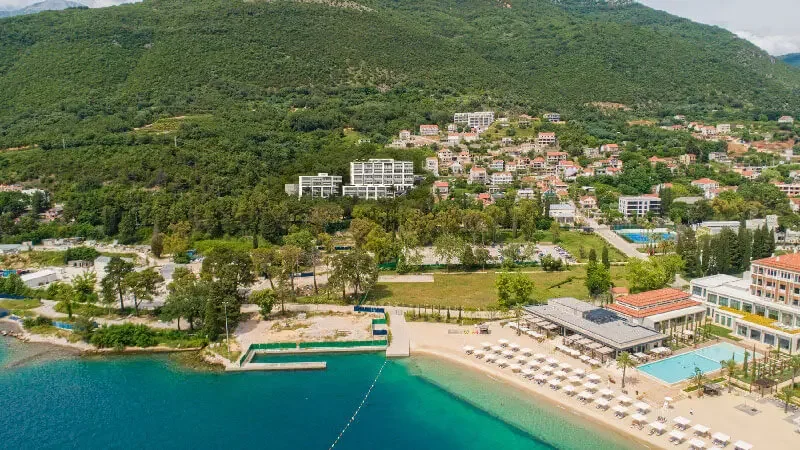 One bedroom apartment in a new residential complex near Portonovi resort, Herceg Novi — property view 1