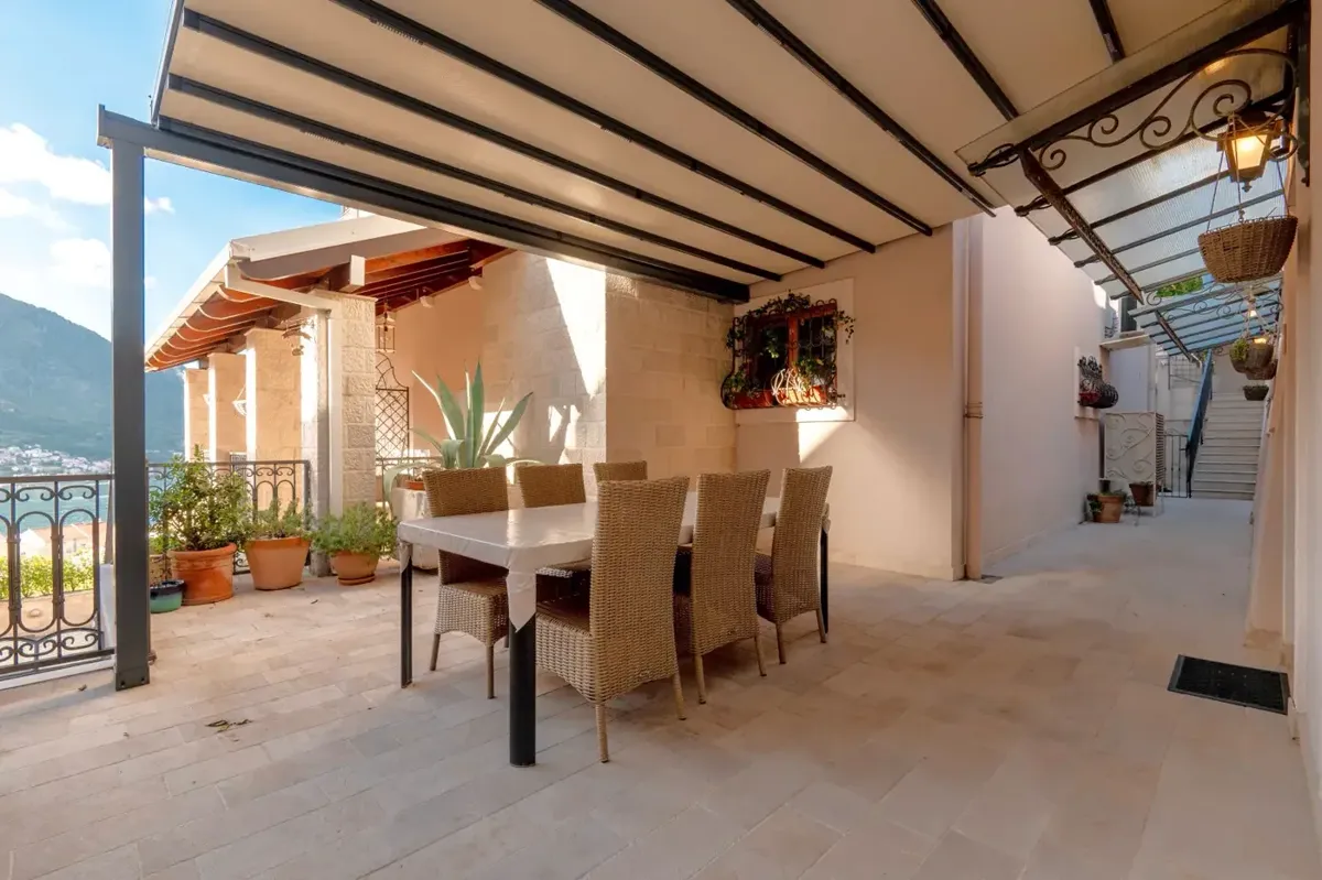 Three studio apartments for joint sale with swimming pool, Dobrota — property view 2