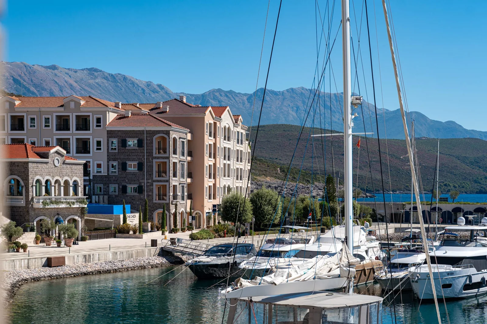 One-bedroom apartment on the first line, Marina Village, Luštica Bay — property view 1