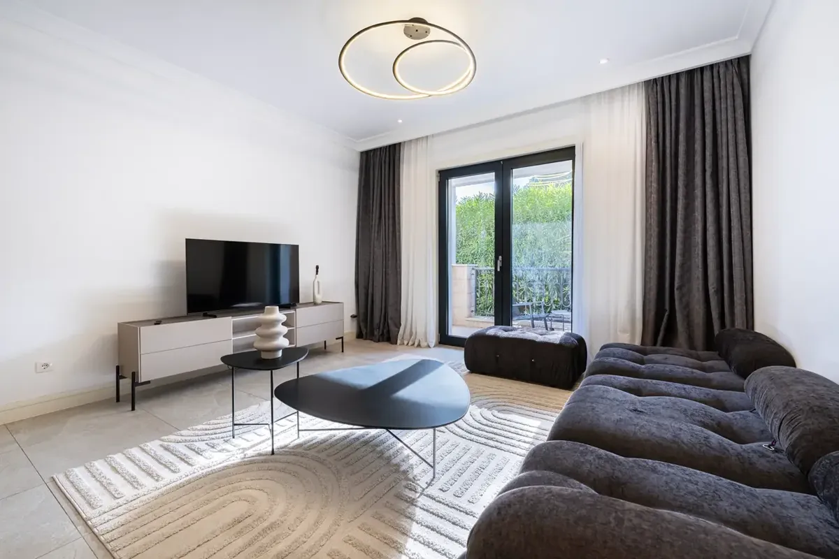 Modern apartment in Centrale neighborhood, Lustica Bay, Tivat — property view 3