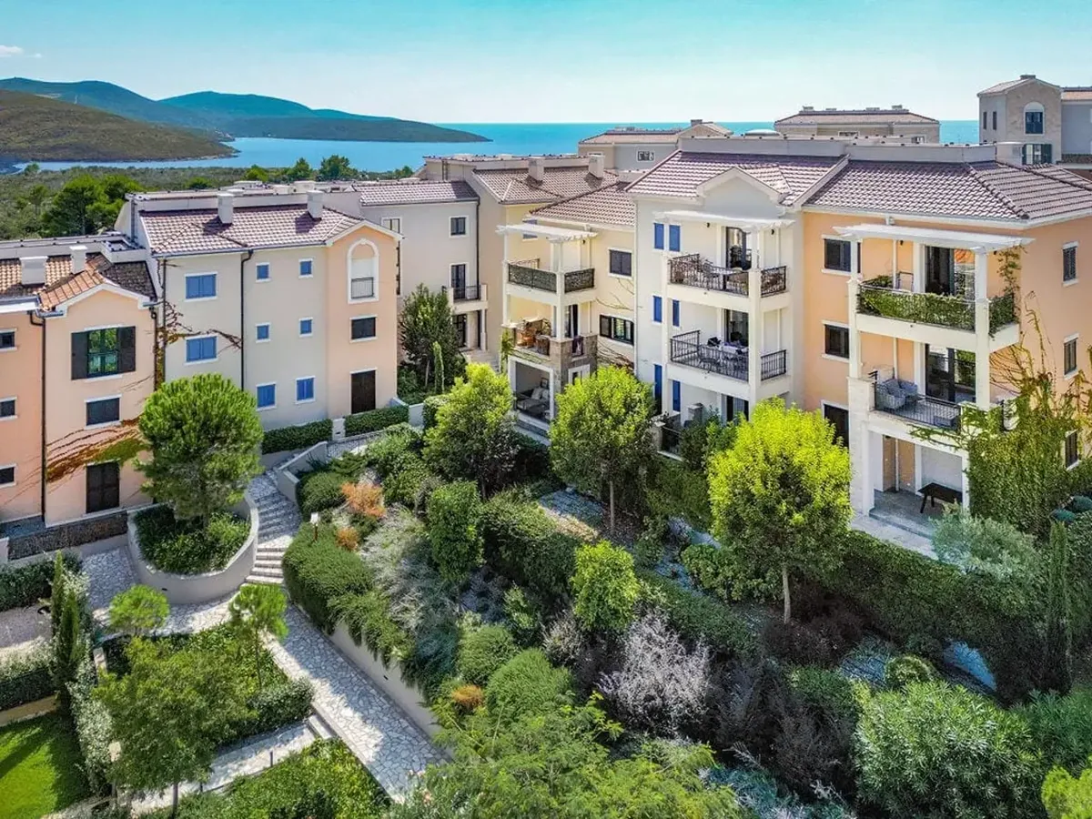 One bedroom apartment under construction, Lustica Bay Centrale, Tivat — property view 4